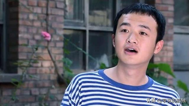 同时谈7个女友，坏事干尽，却红极一时，是谁帮了他？
