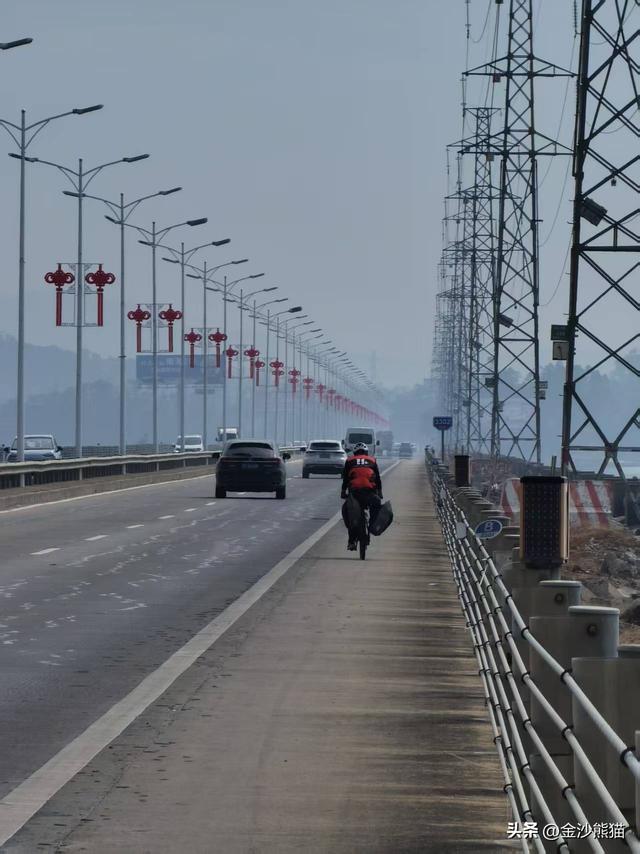 海陵岛上山水写实画一路相伴，双龙连续三年千里骑行22