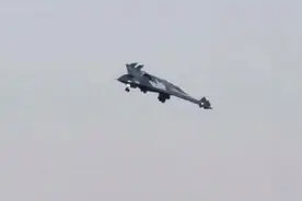 歼-36测试加速，空中三个全新动作惊艳亮相图片