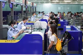 重磅！中央挺港澳新安排来了，出入境管理局官宣“一签多行”和“一周一行”即将实施！港澳：热烈欢迎并感谢图片