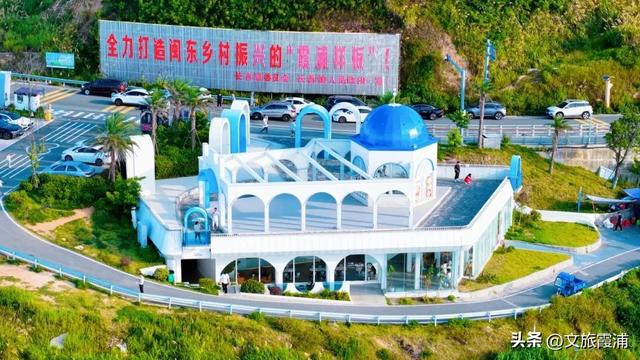 大京景区单日接待1.5万游客，这份“人气答卷”藏着沙滩与海浪的狂欢