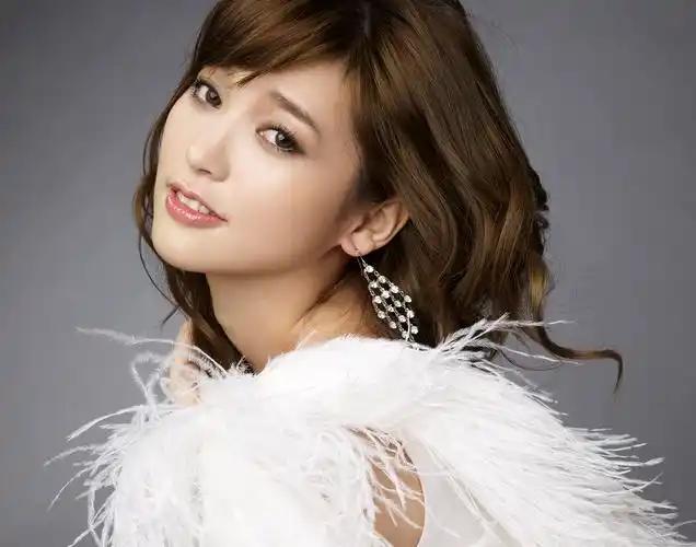 42岁金莎官宣喜讯仅1天，老底被扒，杨幂说的话，终于有人信了