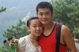 “赵本山徒弟”丫蛋：2段婚姻，和前夫离婚后，二婚嫁给前夫师弟图片