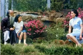 60年代，张大千和夫人徐雯波、小女张心声在八德园，一张珍贵合影图片