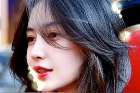 女人拒绝跟你约会，但是还跟你聊，说明了什么图片