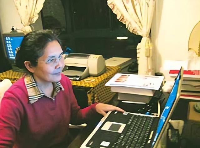 她是中国芯片顶尖人物，4度评选国内院士失败，后被美国封为院士