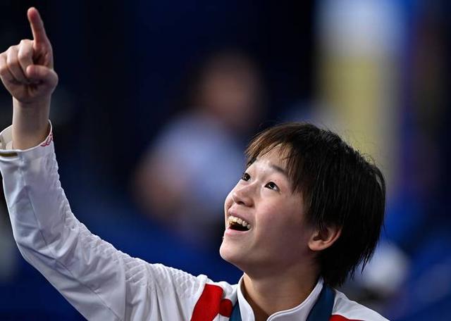 全网刷屏！全红婵全运会后三件大事打破质疑，人民日报为她发声