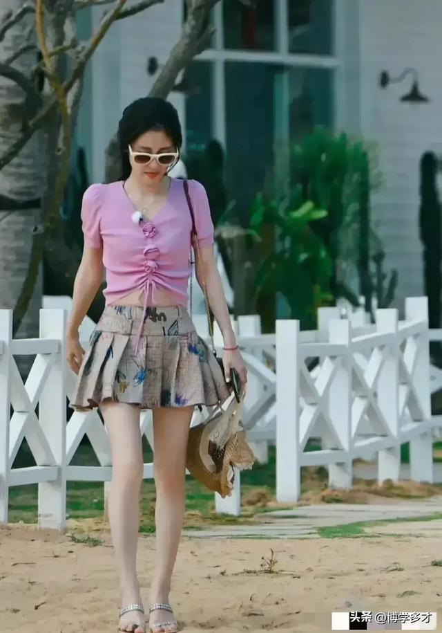 怪不得华晨宇愿意跟她生孩子，真是美得像仙女下凡。