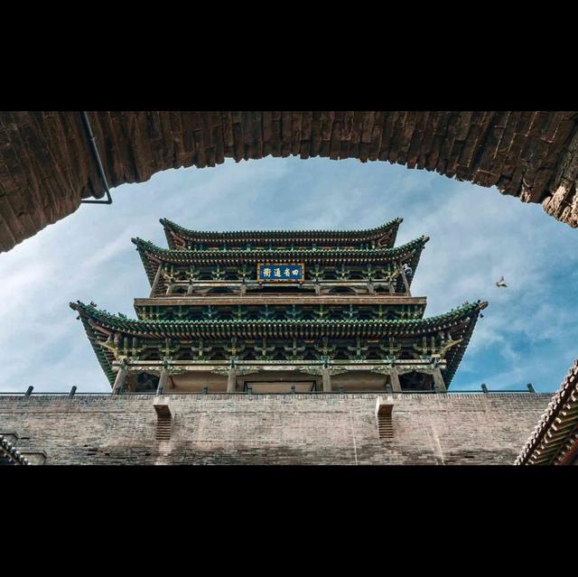 我是上海人，逛平遥古城遇反差，冷门角落藏宝贝，热门窟挤难看清