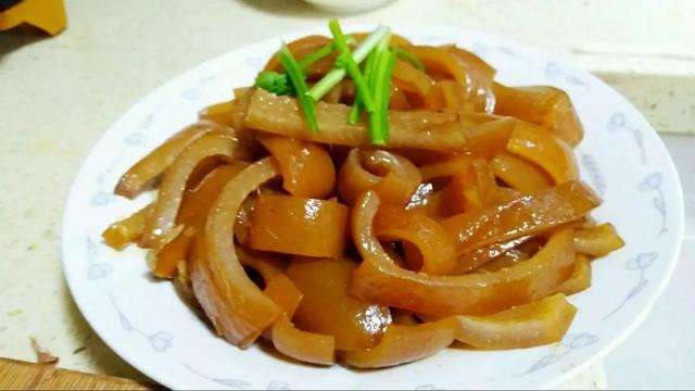 医生发现：上了年纪后经常吃点猪皮，用不了几个月，会有几种好处
