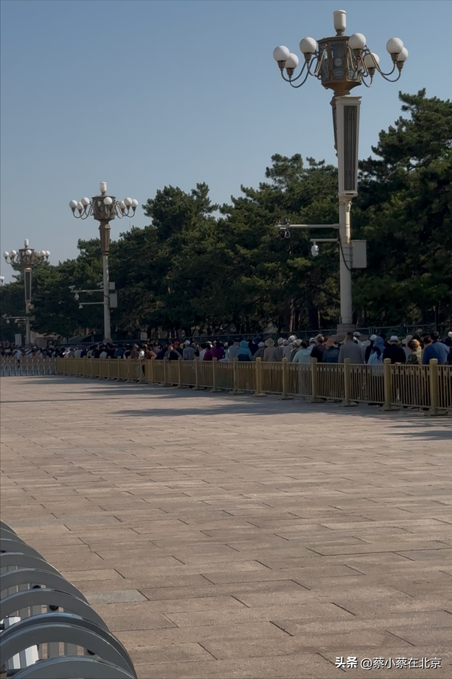 2025年6月24日，北京毛主席纪念堂现场排队的真实场景，看看吧