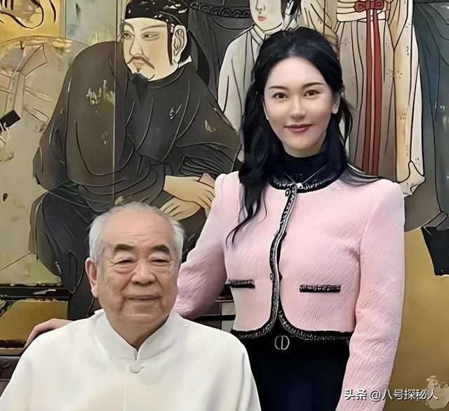 和朋友妻子偷情10年，北京庄园让给继子，难怪范曾亲女儿撕破脸