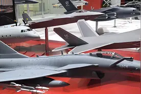 巴黎航展上，中航工业携歼-10CE高光自信，法国却对以色列下黑手图片