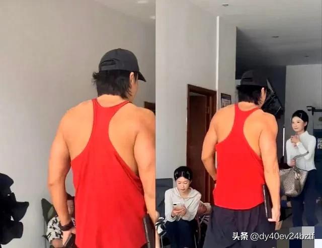 何润东这衣服穿得跟没穿一样！这肌肉谁看了不馋？