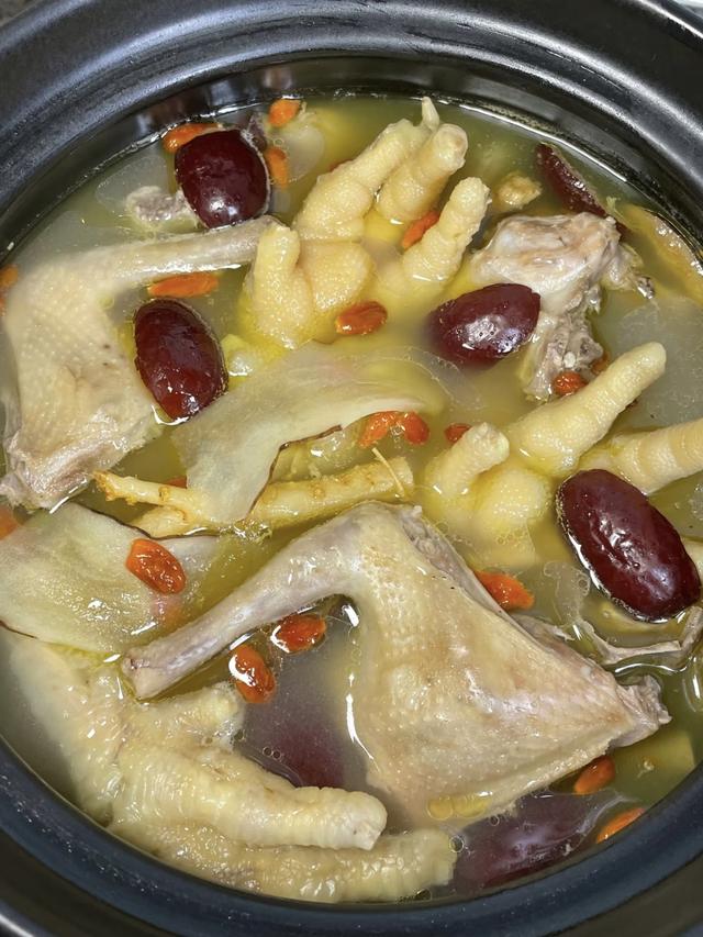 “一鸽顶九鸡”,别总炖鸡汤了,鸽子的4种吃法,健脾养胃补气血