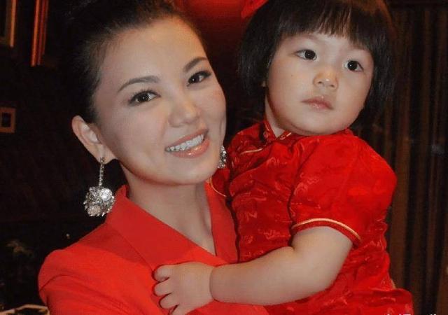 李湘也没想到，自己费心半辈子富养女儿，竟给王岳伦做了“嫁衣”