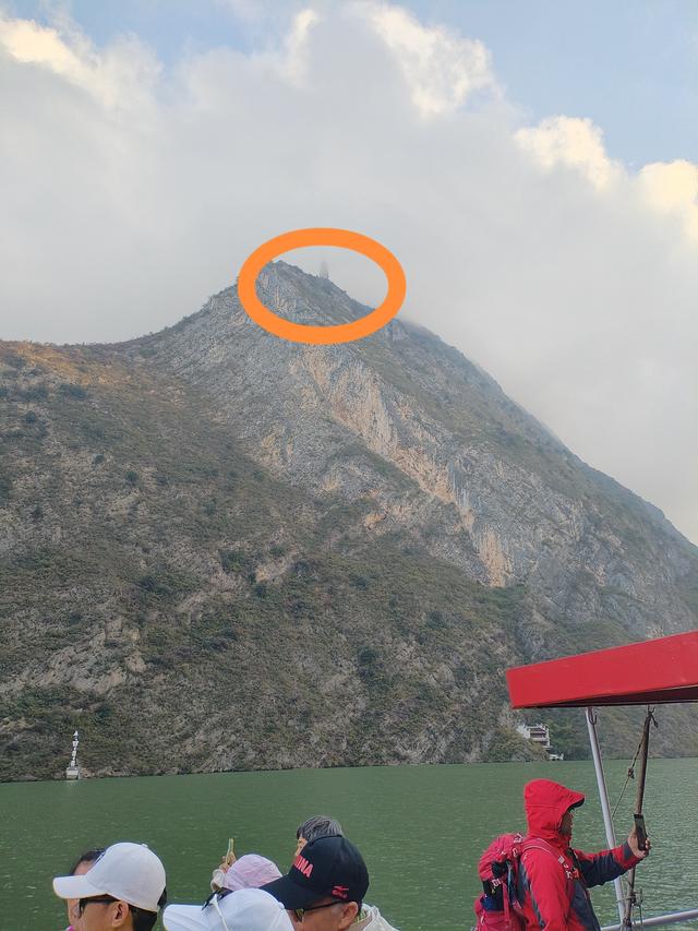 鄂渝行第四天（上）：小红船换小白船，从巫山到巴东