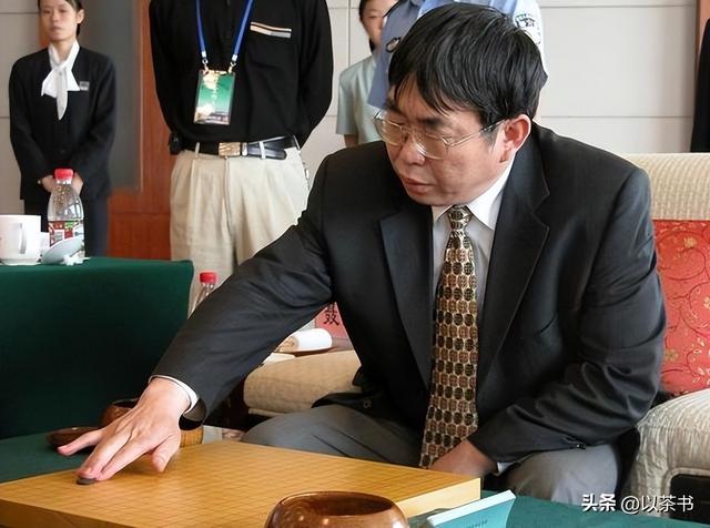 原来她们是聂卫平妻子，第一任棋手，第二任王刚妹妹 第三任最特别