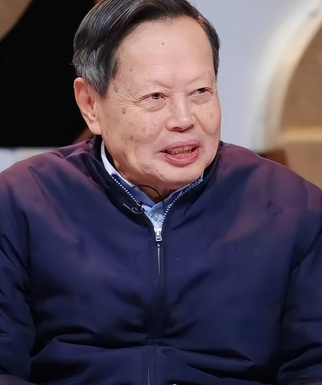 翁帆没想到，人情世故、江湖地位在杨振宁告别仪式上体现淋漓尽致