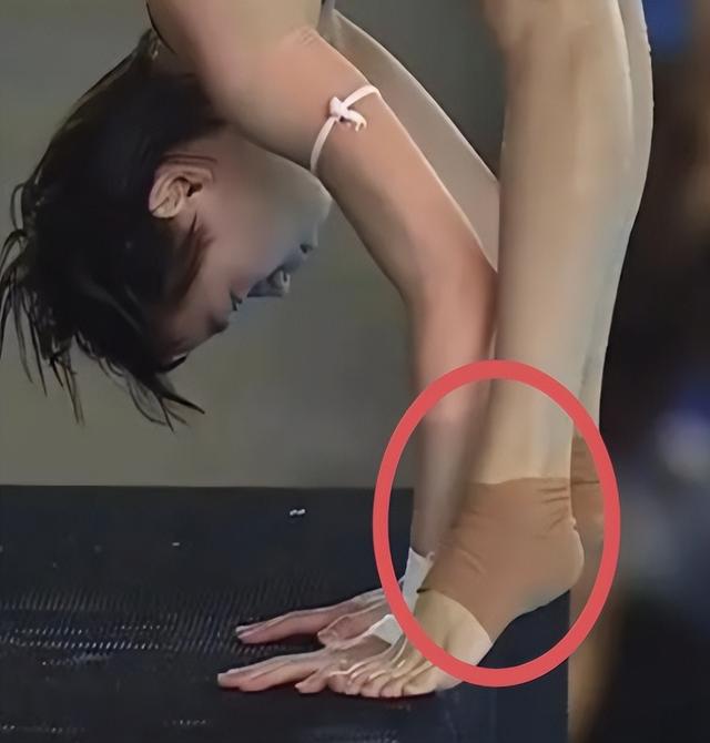 央媒为全红婵发声，撕开了“天才少女”背后，一道血淋淋的伤口