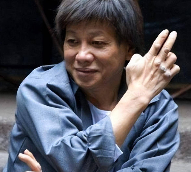 梁小龙被曝离世2天，私生活被扒底朝天，原来他和杨少华处境一样