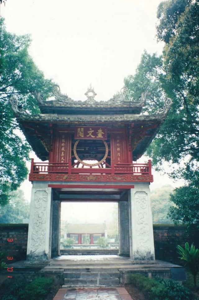 走进越南河内文庙-国子监