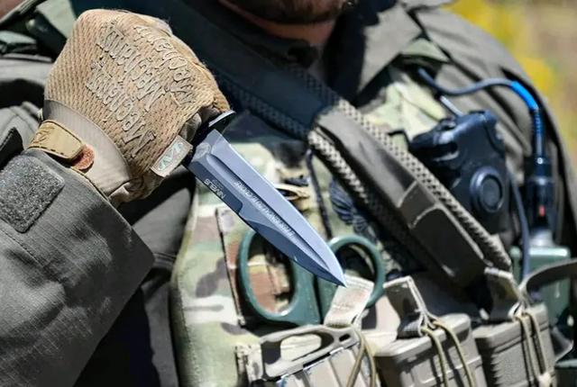 极端武力双刃战术刀 尖锐锋利 实用性超强 意大利特种兵必备装备之一