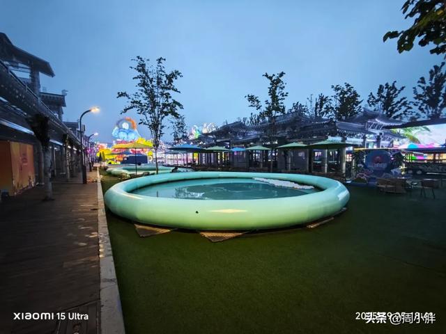 万岁山旺旺季不再?部分场景不足百人,却呈现最美喷泉