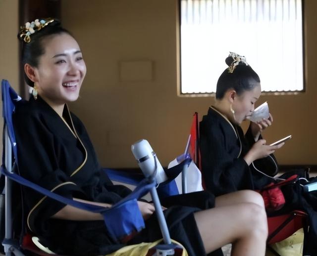 横店20万群演现状：美女泛滥成灾，光棍懒汉遍地，他们的未来在哪
