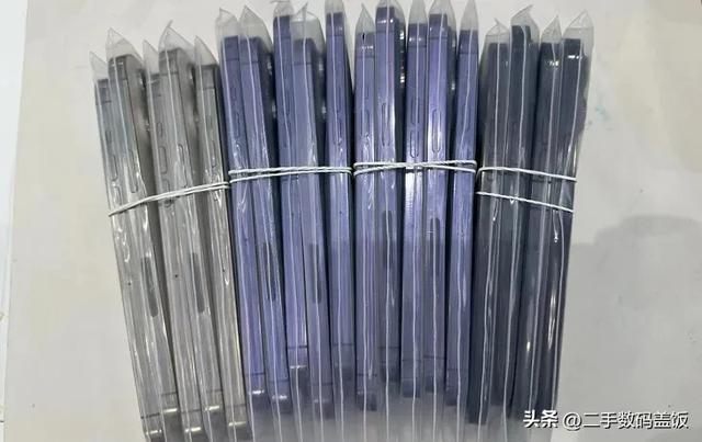 iPhone卡贴机改卡进展，华强北内置卡贴改实体双卡逐渐成为主流！