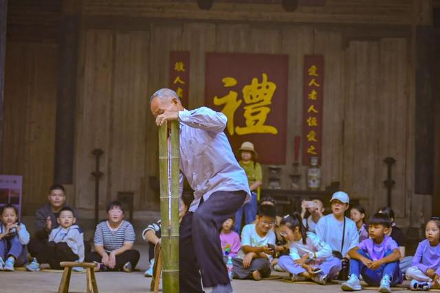 在黟县醉美的秋景里，开启一场非遗体验之旅