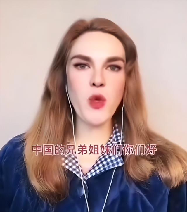路都走不稳，全程开原音假唱，还想去鸟巢开演唱会，谁给的自信？