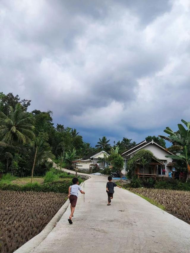 来去如风，骑着摩托穿越印尼爪哇岛乡村