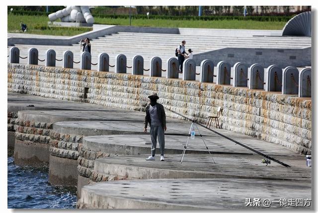 在大连陵水湾打造出的“海纳百川”国际雕塑景观带