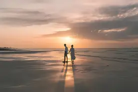 “句句不提爱，句句皆是爱”的神仙句子图片