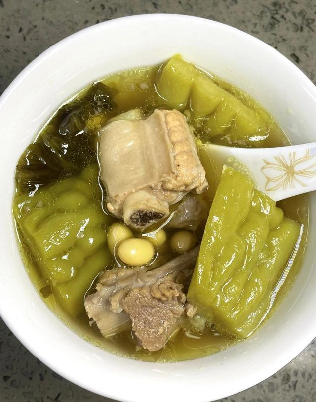 冬天使劲吃这菜	，一解毒，二明目，三护肝	，常吃好处多，不懂可惜