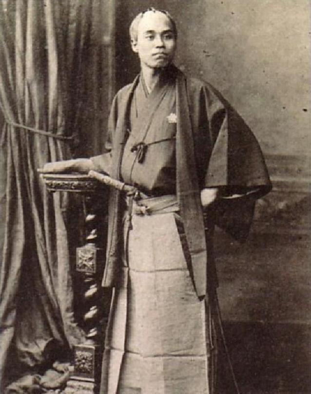 日本万元大钞上印的福泽谕吉曾说：中国迟早被瓜分，对中国别客气