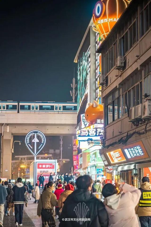 倒计时1天！江湖夜游8条路，用脚走到2026！