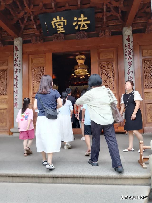 我来夏门去南普通寺卸却“班味”装着“禅意”回烟火人间