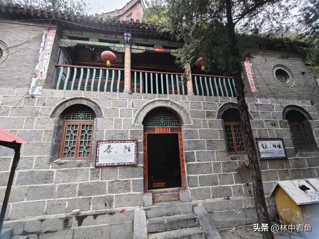 安阳许家沟二龙山，一座建在峭壁上的宫殿，布局精妙，别有洞天