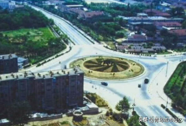 创造青岛多个历史的山东路，曾被誉为“省内第一宽”