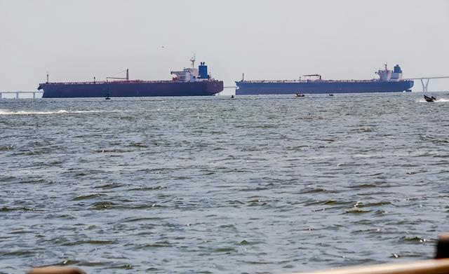 不到24小时，美国扣第3艘油轮，但碰上刺头，双方爆发海上追逐战