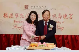 在世的物理学界第一人-杨振宁，不应被人诋毁！被误解的爱国者图片