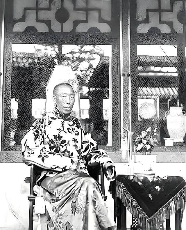 清朝灭亡后，李莲英姐姐才敢说出实情：慈禧其实不是病死的！