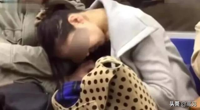 拥挤的电车里，多少女性每天遭受性骚扰？日本“痴汉”恶行大起底