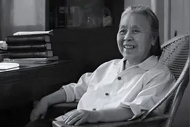 民国奇女子丁玲，同时爱上2个男人并提出3人同居，后来结局怎么样图片