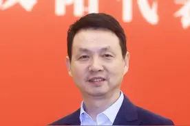政府工作报告中，这个词出现19次！已成为代表委员共同心声图片