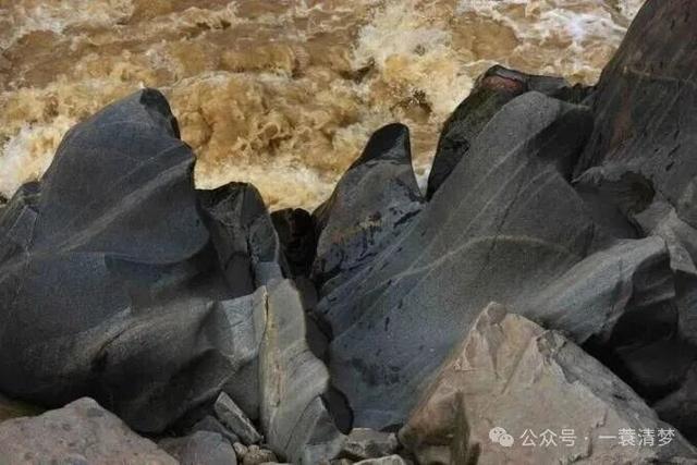 大夏河，途径洩湖峡心旅的千千结