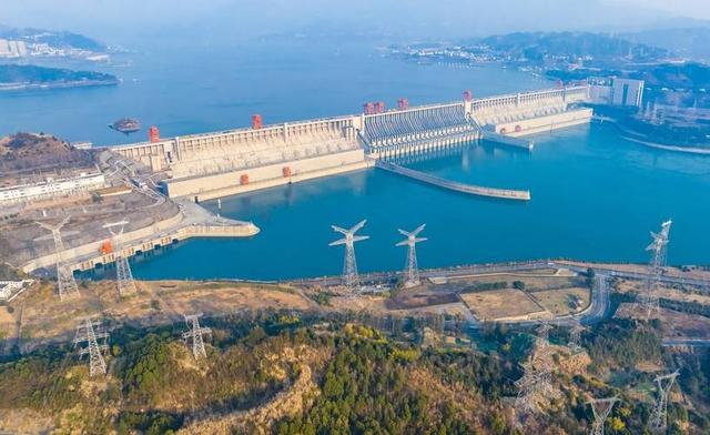 修建三峡工程，日本故意提供4000吨劣质钢材，中国海关如何应对？