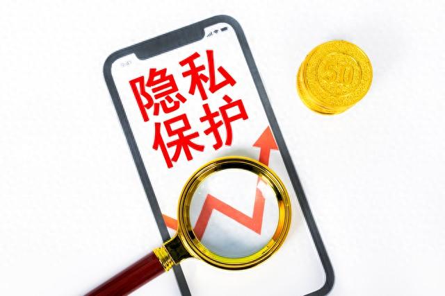 大学生教室不雅事件曝光，高校情侣多次在教室被直播